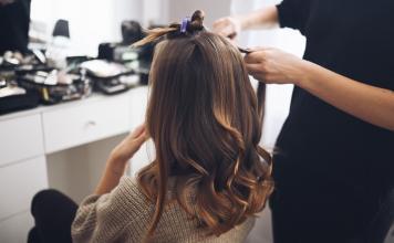 Hellbraune Haarfarbe Die Top-Trends 2024 und die besten Tipps für Färben und Pflege