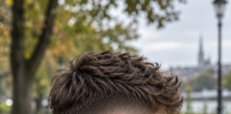 Trendige Frisuren für Jungs ab 12 Diese Schnitte will jeder Teenager – und so gelingt das Styling zu Hause